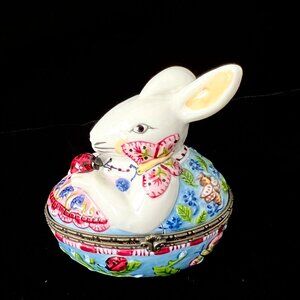 Villeroy & Boch 1748 Spring Treats Bunny Trinket Box #6863 with Original Box Vtg